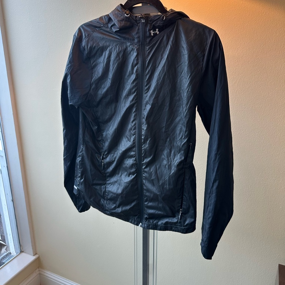 Women’s under armour windbreaker jacket black small super cute!